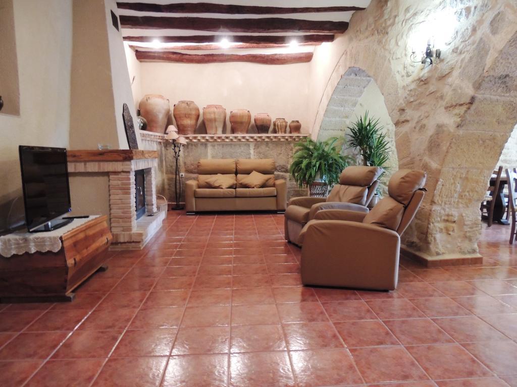 Las Bodegas Del Gilo Valdealgorfa Exterior photo